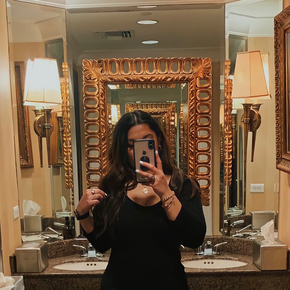 Meet your Posher, Vanessa